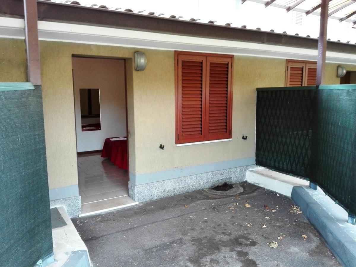 Hotel Motel Est Peschiera Borromeo Exterior foto
